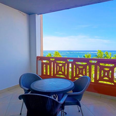 Ivory Beachfront Stays Момбаса Экстерьер фото